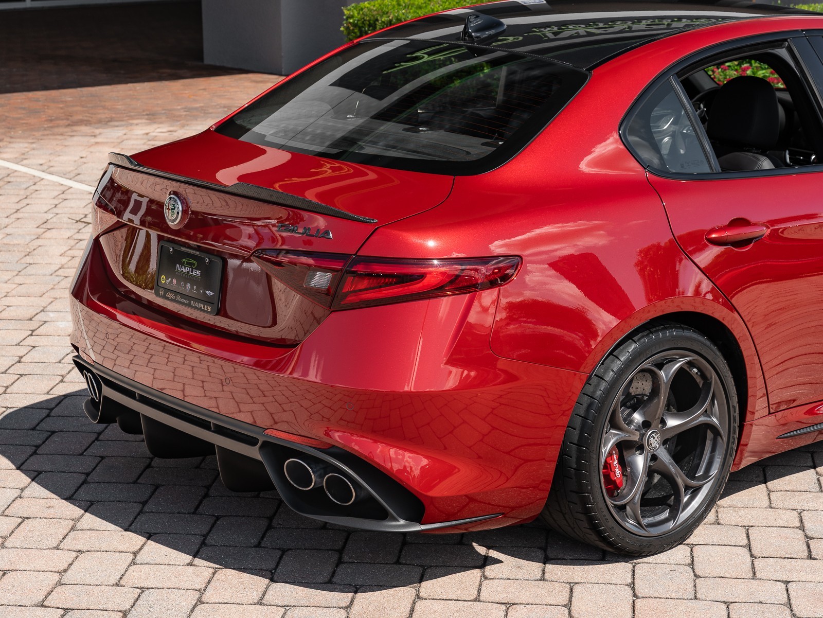 2020 Alfa Romeo Giulia Quadrifoglio photo 3