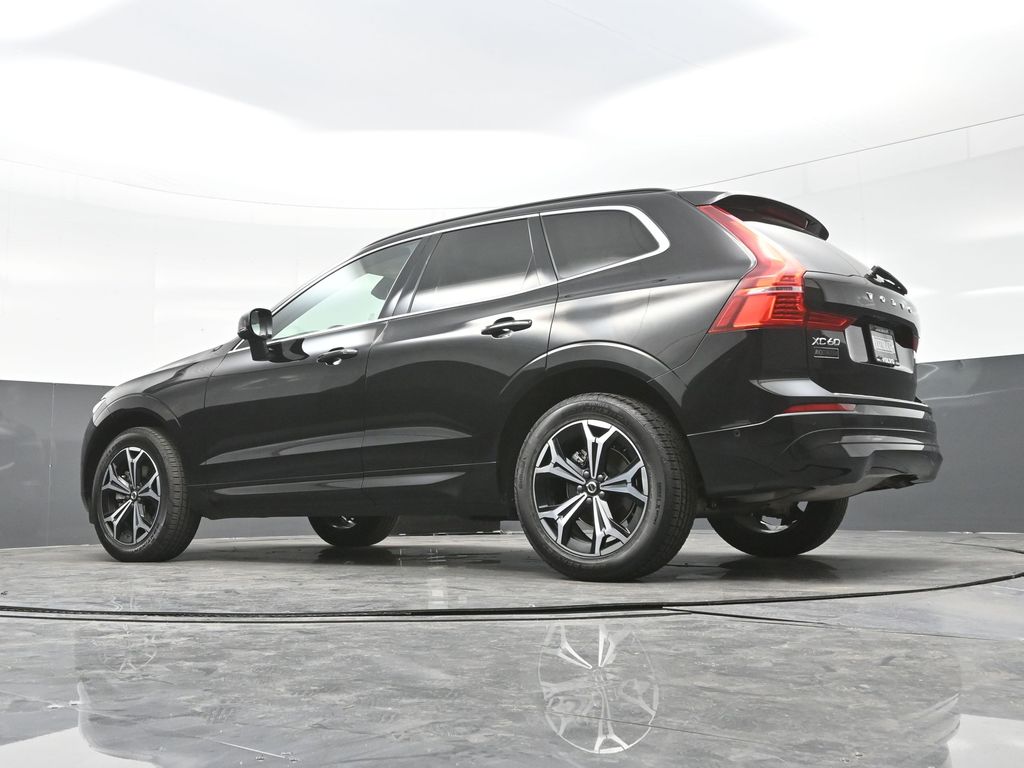 2022 Volvo XC60 B5 Momentum photo 26