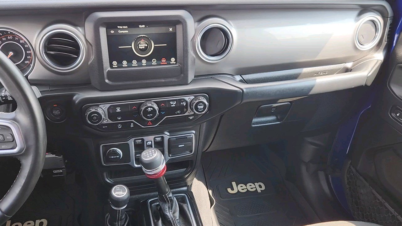 2018 Jeep Wrangler Unlimited Sahara photo 6
