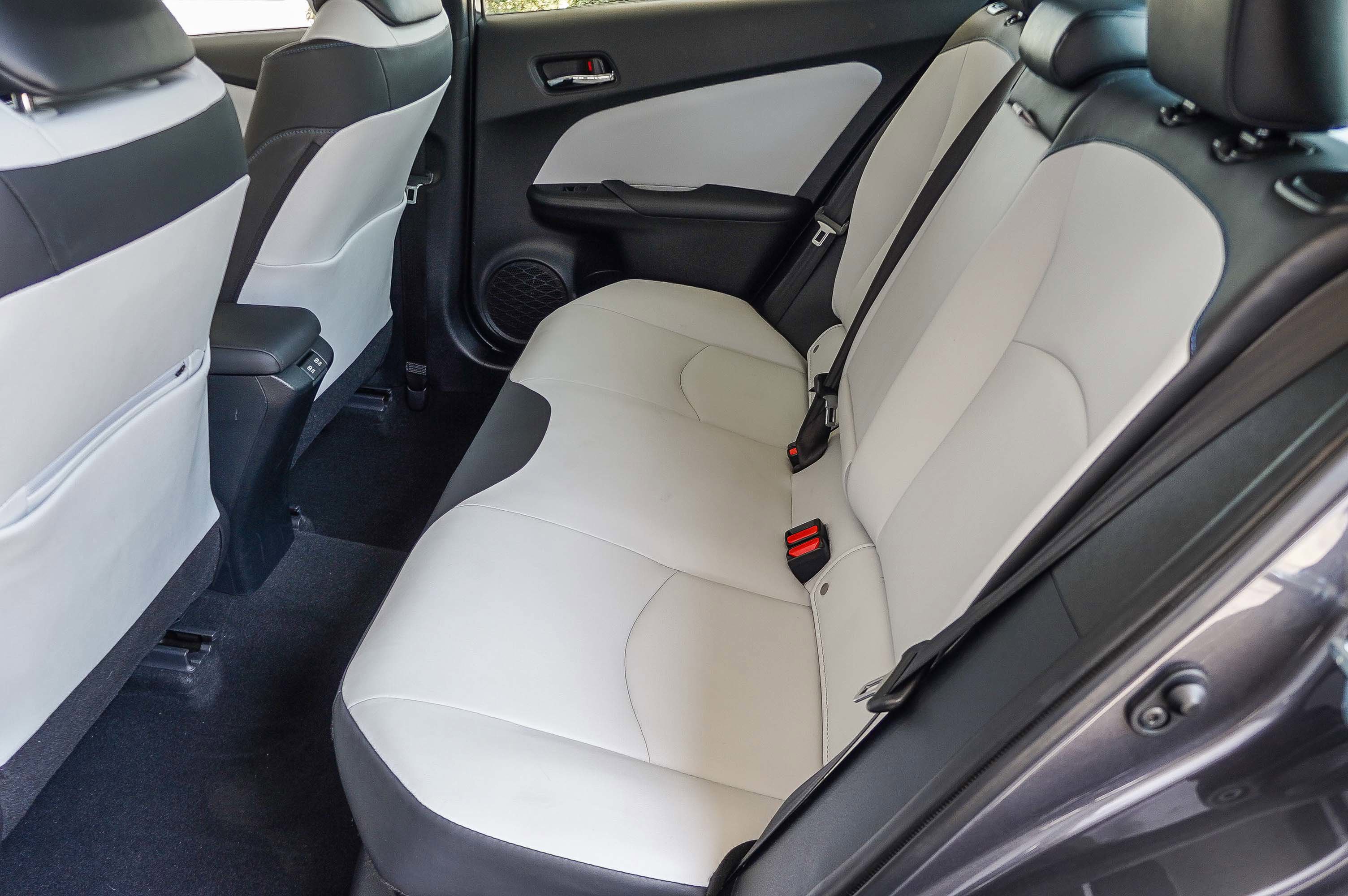 2022 Toyota Prius Limited photo 18
