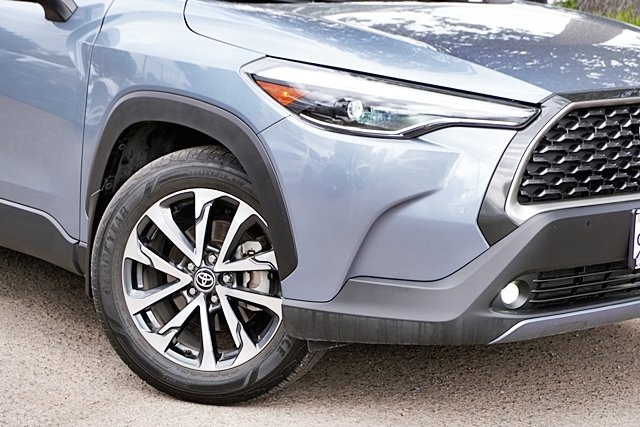 Used 2023 Gray Toyota XLE image 3