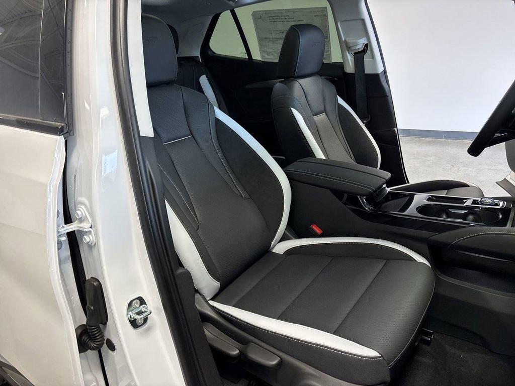 2025 Buick Envision Sport Touring photo 26
