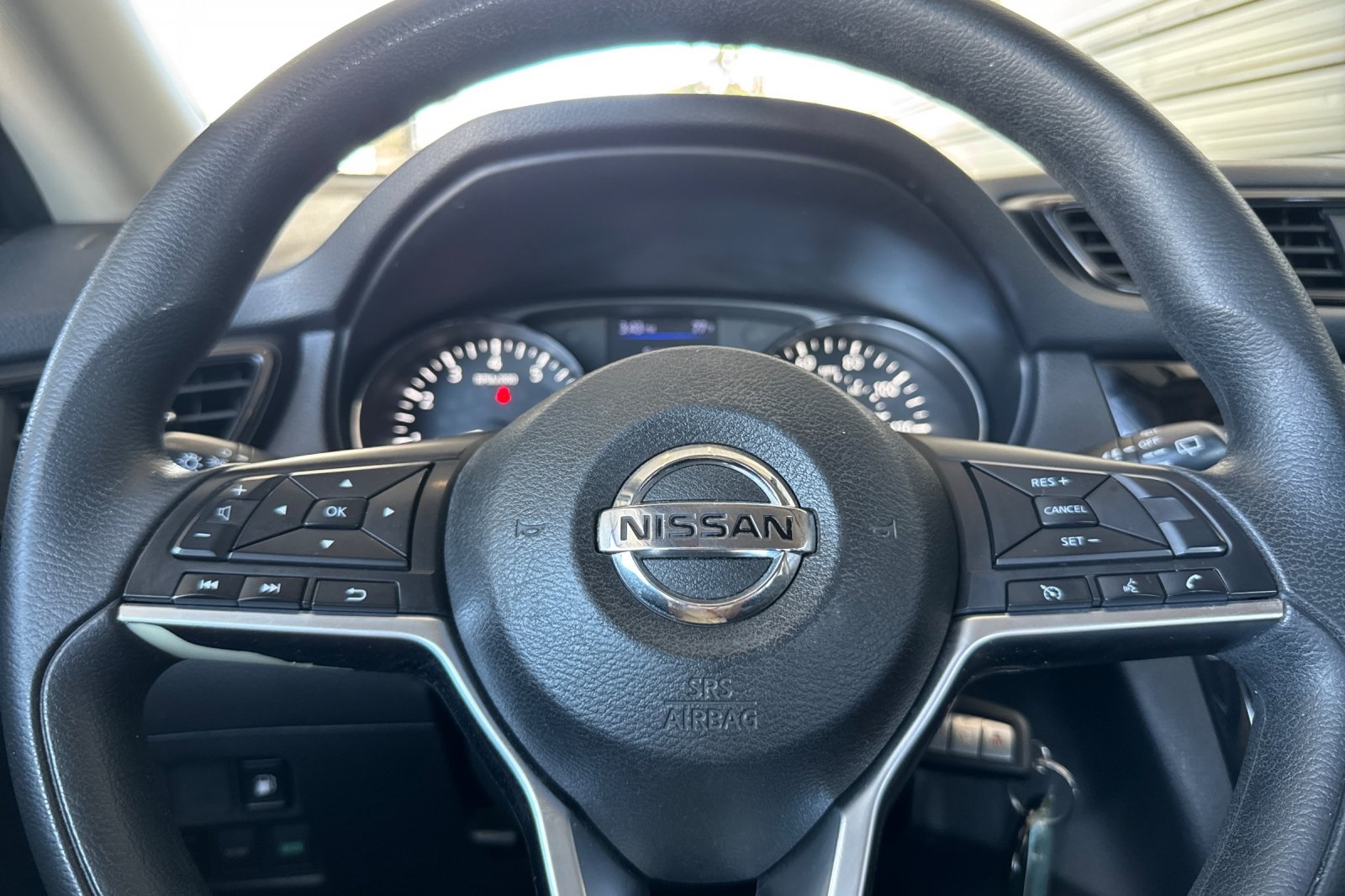 2018 Nissan Rogue S photo 17