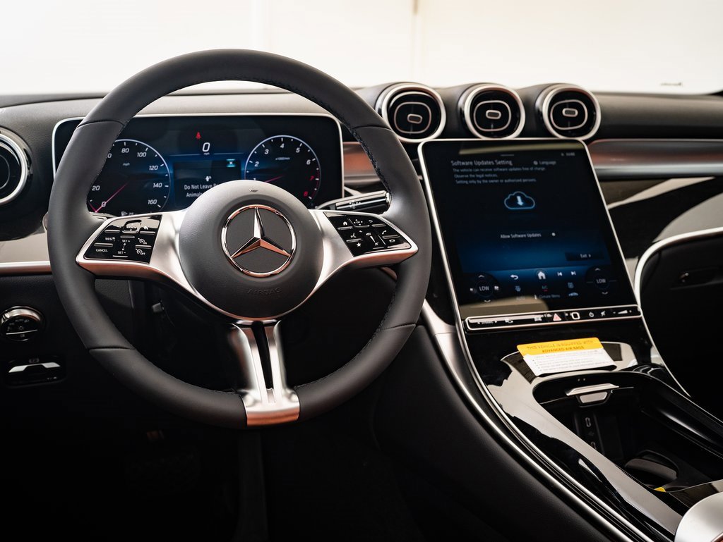 2025 Mercedes Benz GLC 300 4MATIC photo 4