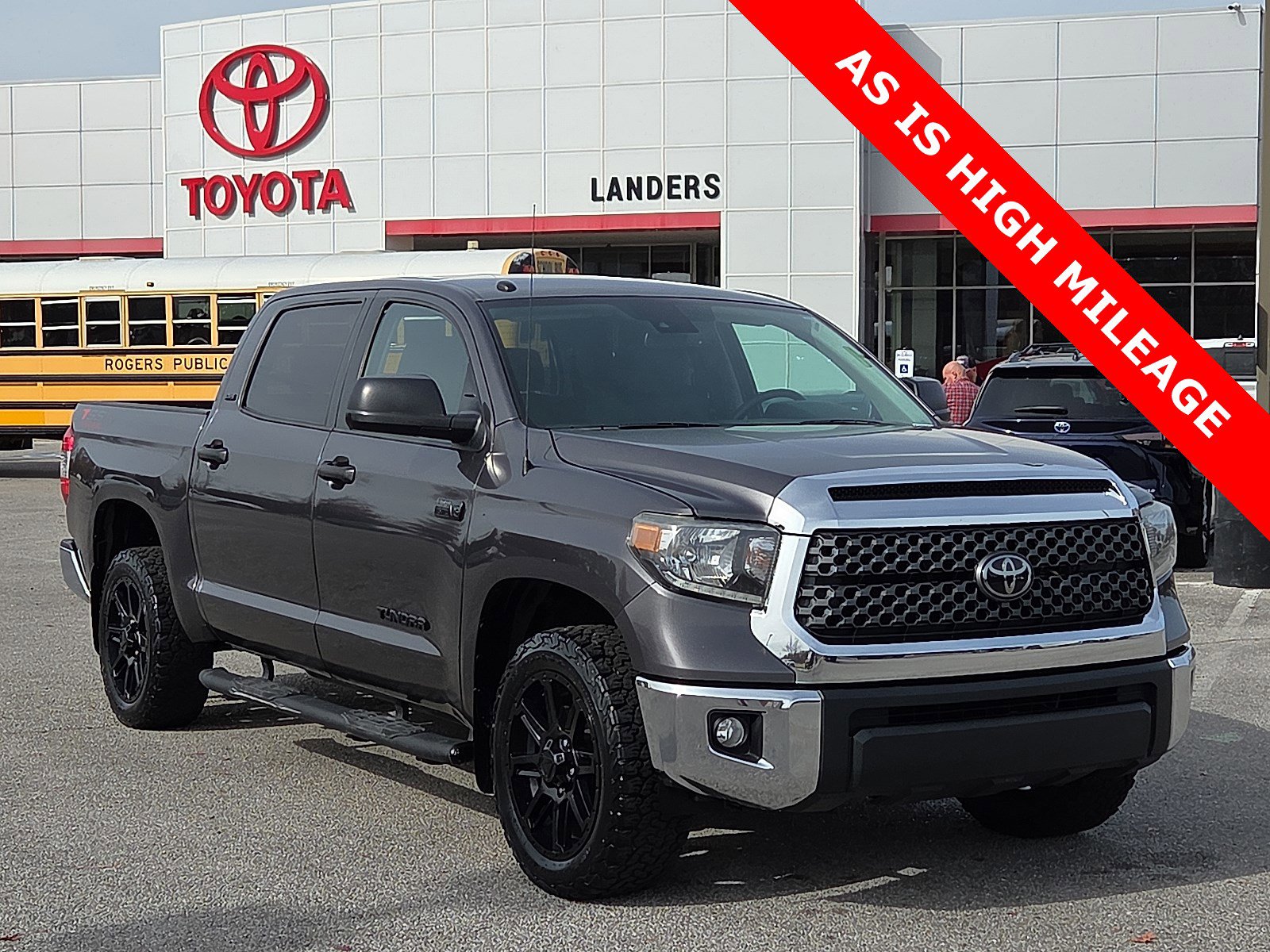2019 Toyota Tundra SR5's photo