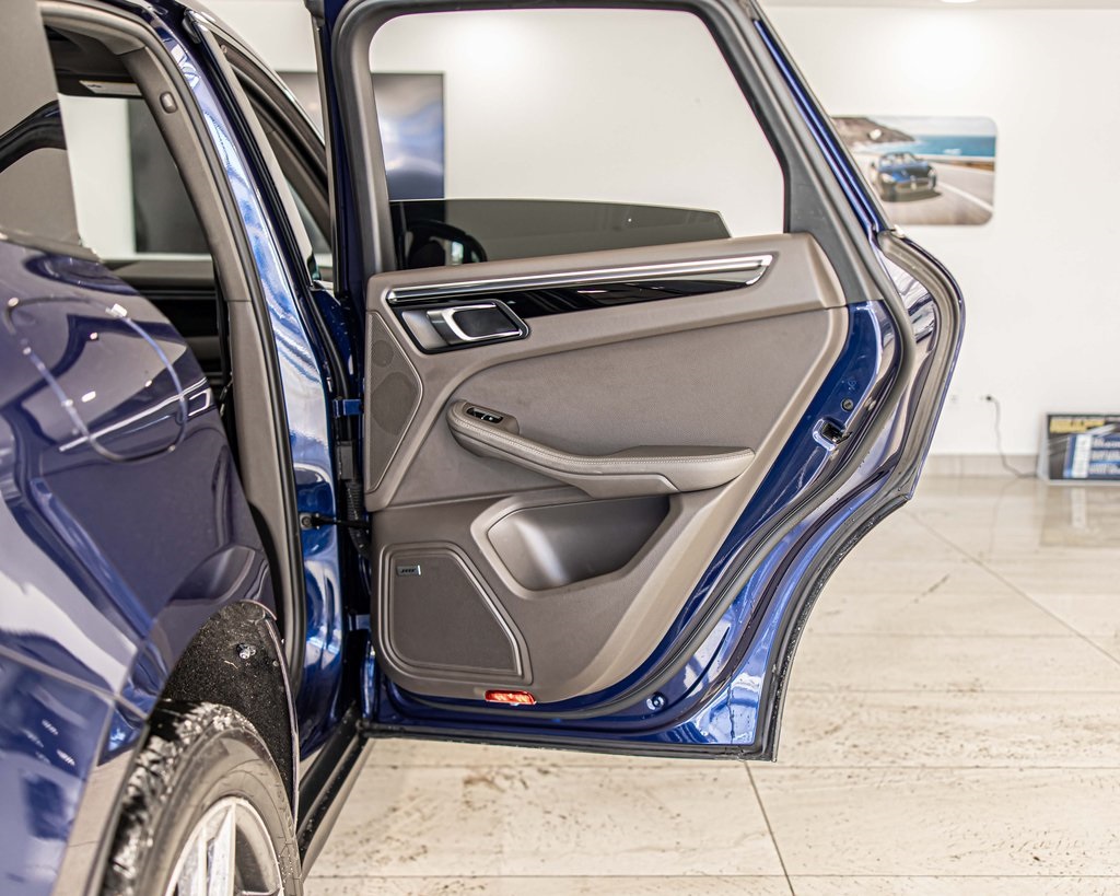 2022 PORSCHE MACAN - Image 38