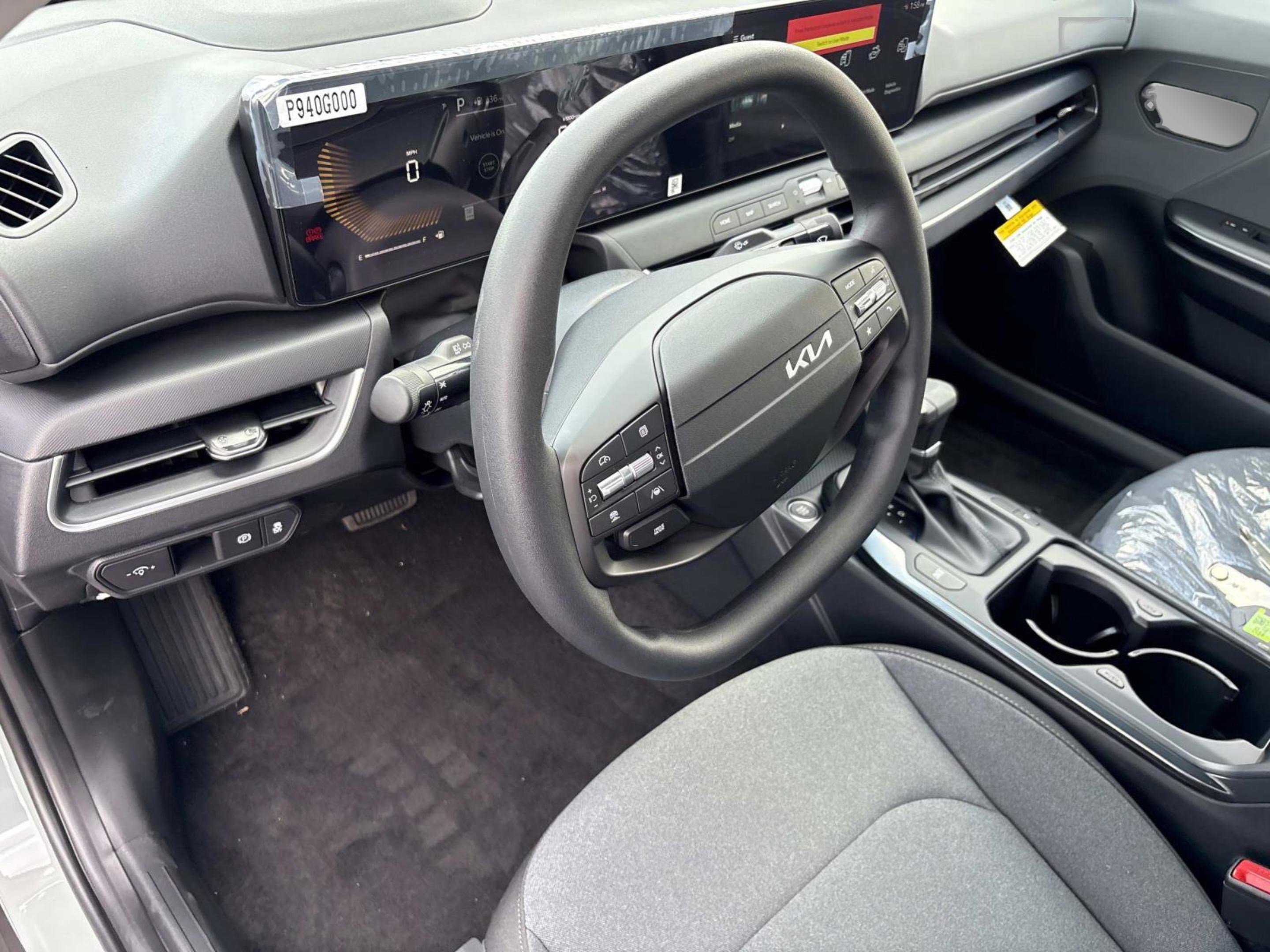 2025 Kia K4 LXS photo 16