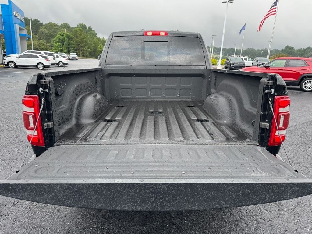 2024 Ram 3500 Laramie photo 9