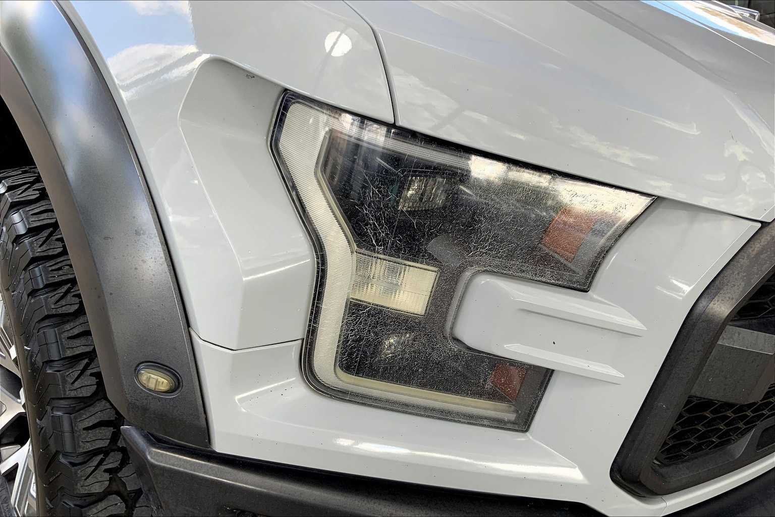 2017 Ford F-150 Raptor photo 23