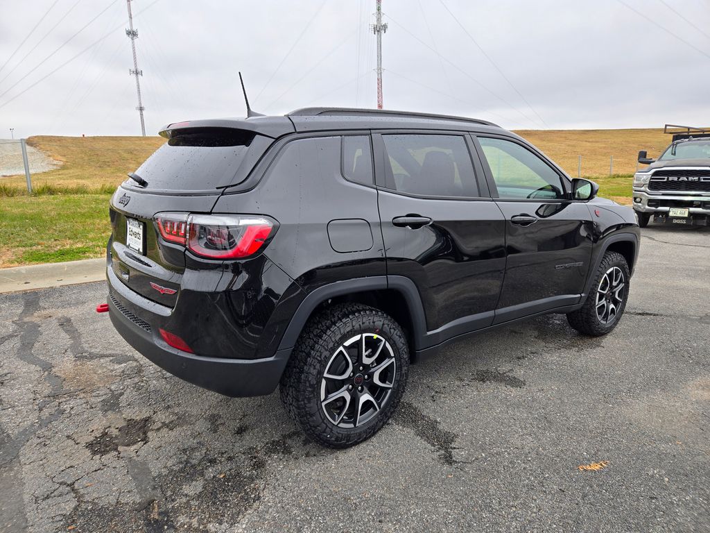 2026 Jeep Compass Trailhawk photo 3
