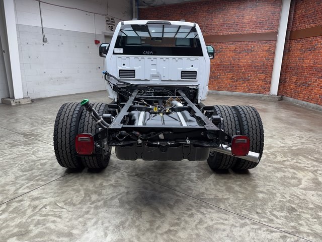 2025 Ford F-600 photo 4