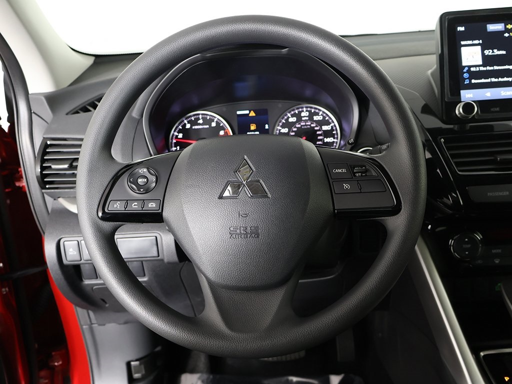 2025 Mitsubishi Eclipse Cross LE photo 2