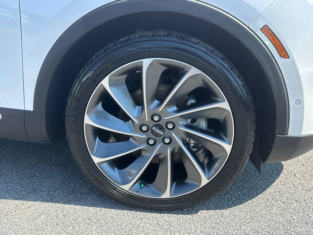 2019 Lincoln Nautilus Reserve photo 11