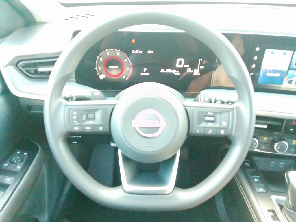 2025 Nissan Kicks SV photo 21