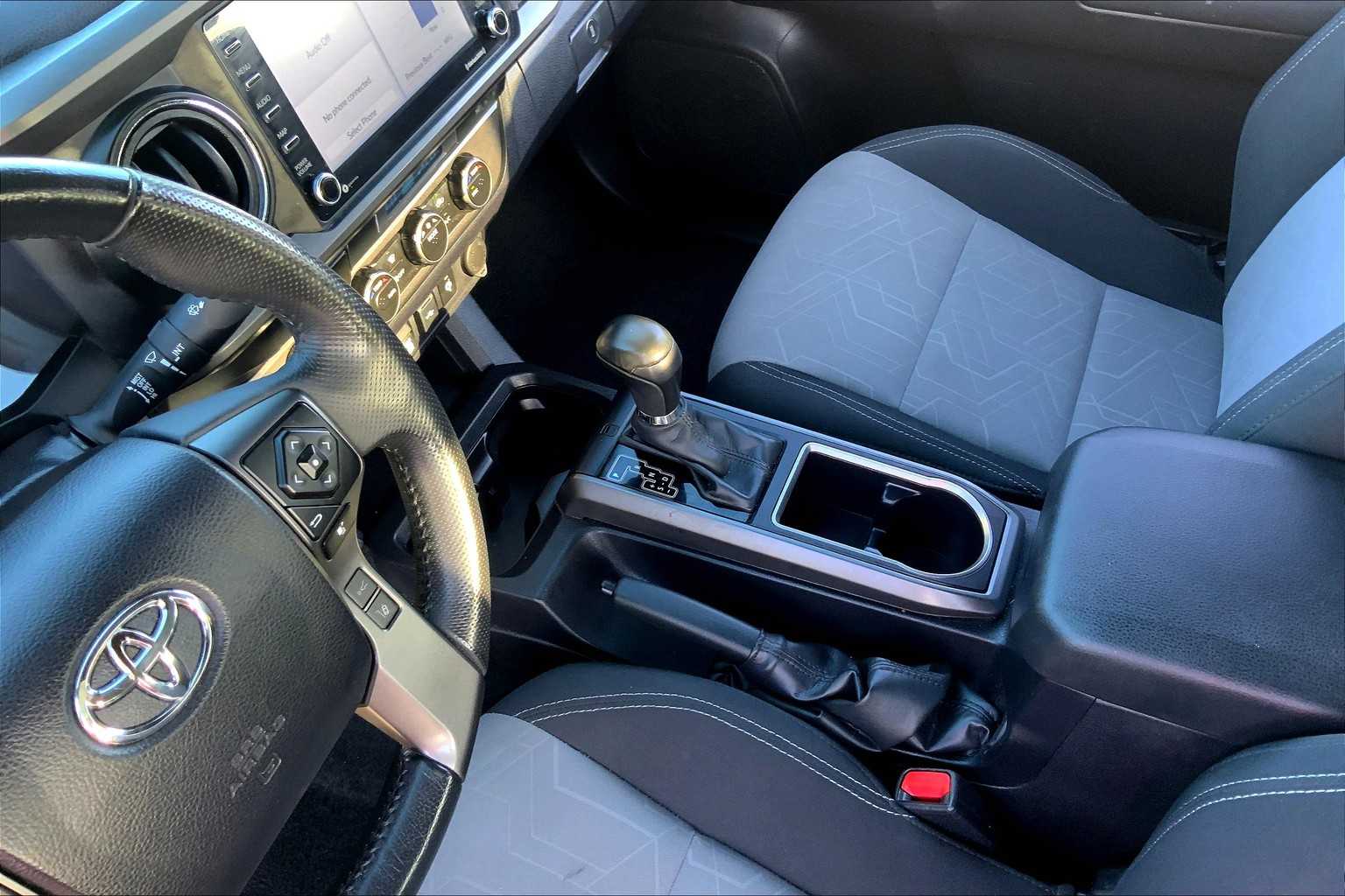 2023 Toyota Tacoma TRD photo 15