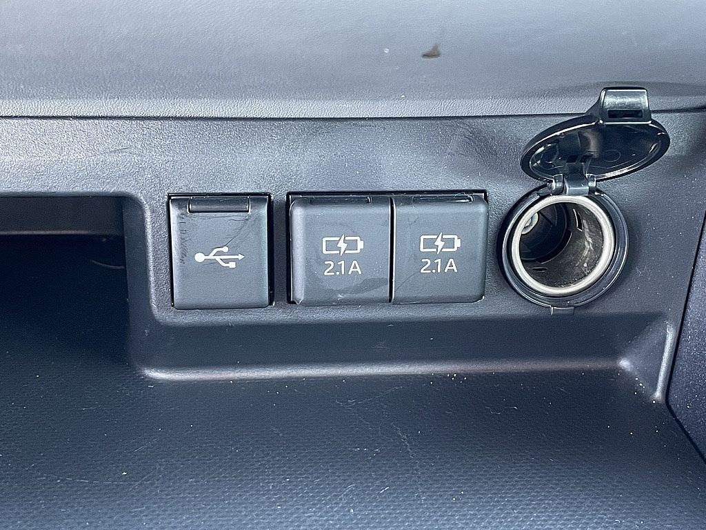 2021 Toyota Highlander Hybrid Platinum photo 18