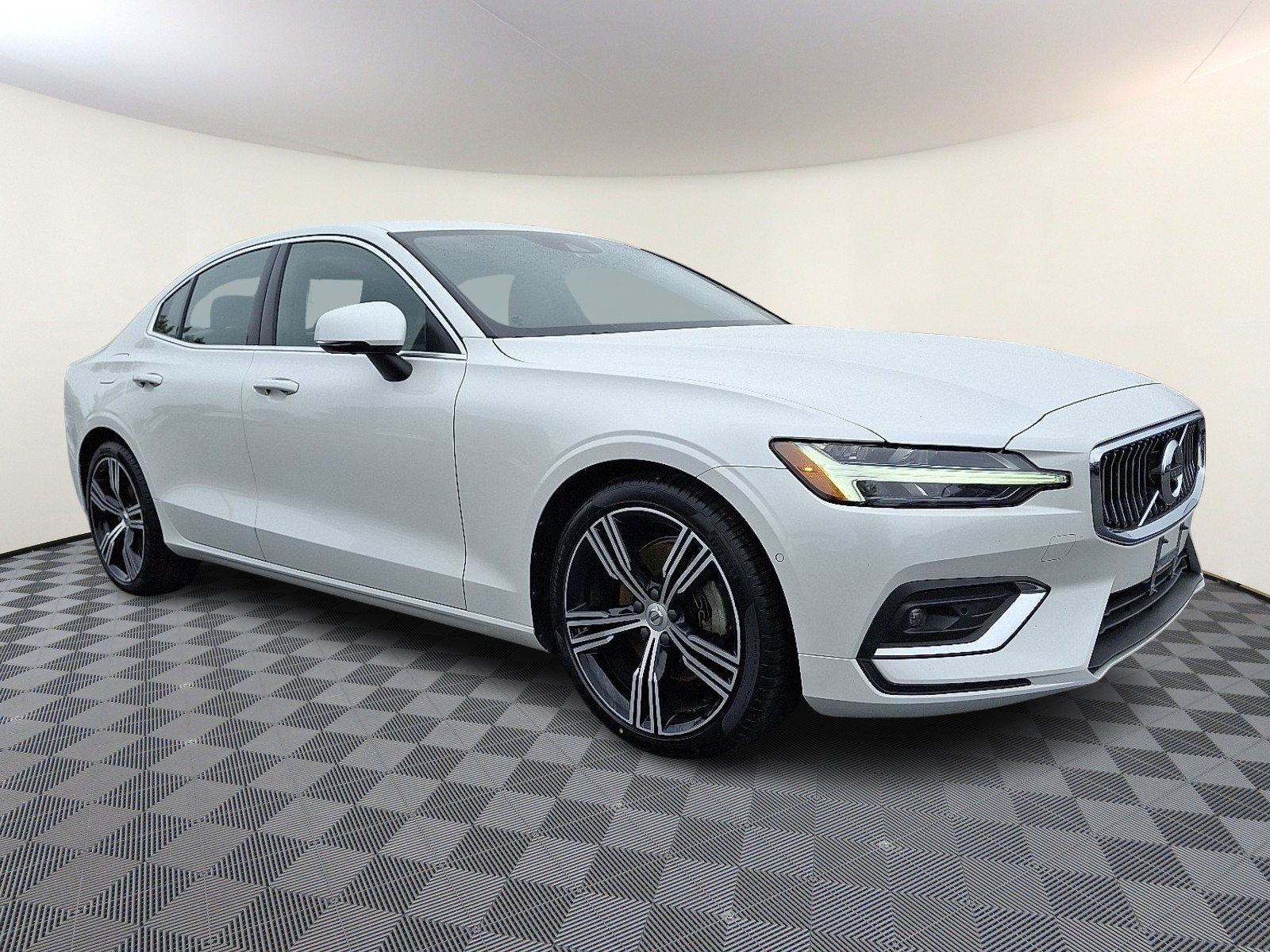 2022 Volvo S60