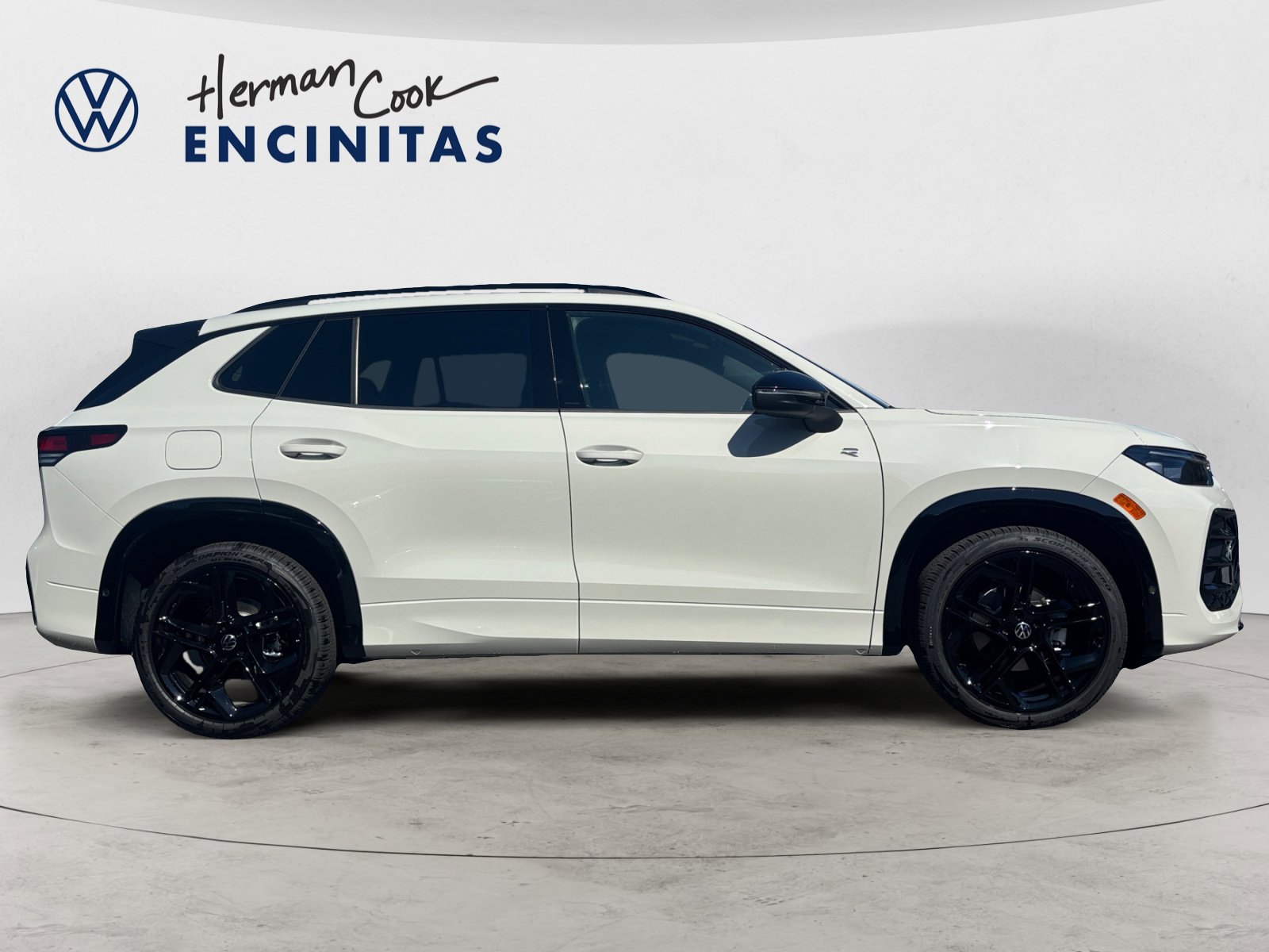 2025 Volkswagen Tiguan SE R-Line Black photo 6