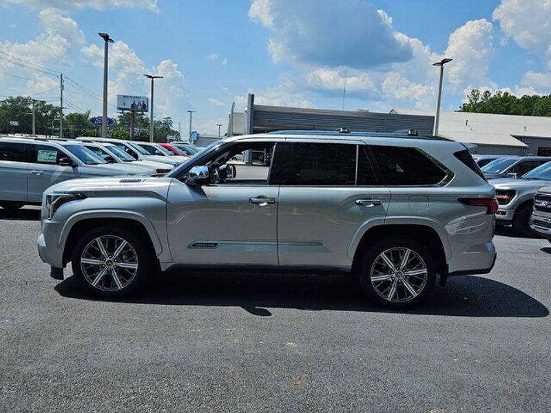 2023 Toyota Sequoia Capstone photo 3