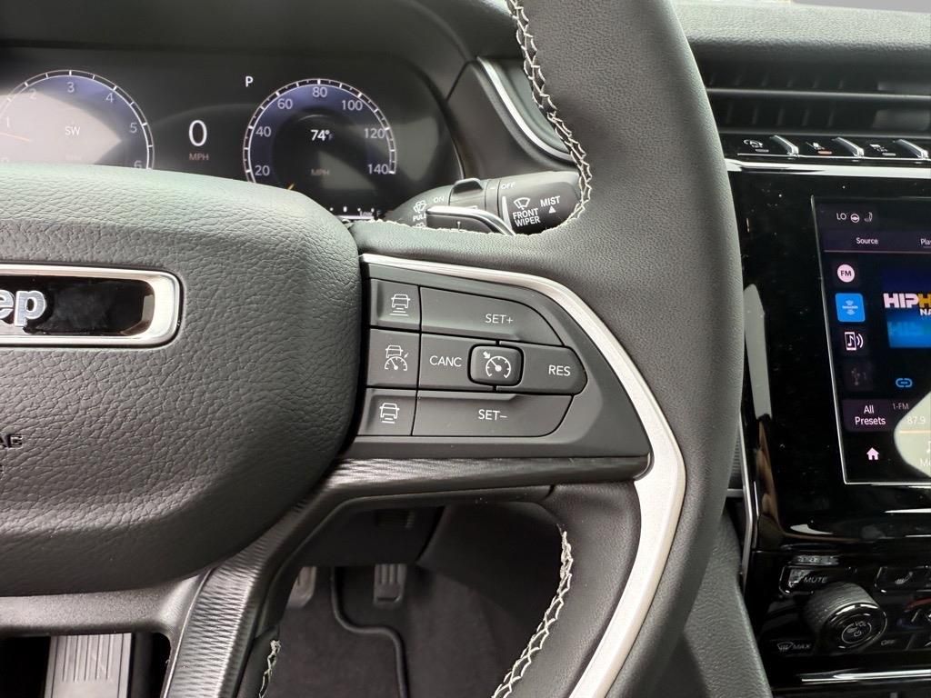 2025 Jeep Grand Cherokee Laredo Altitude photo 10