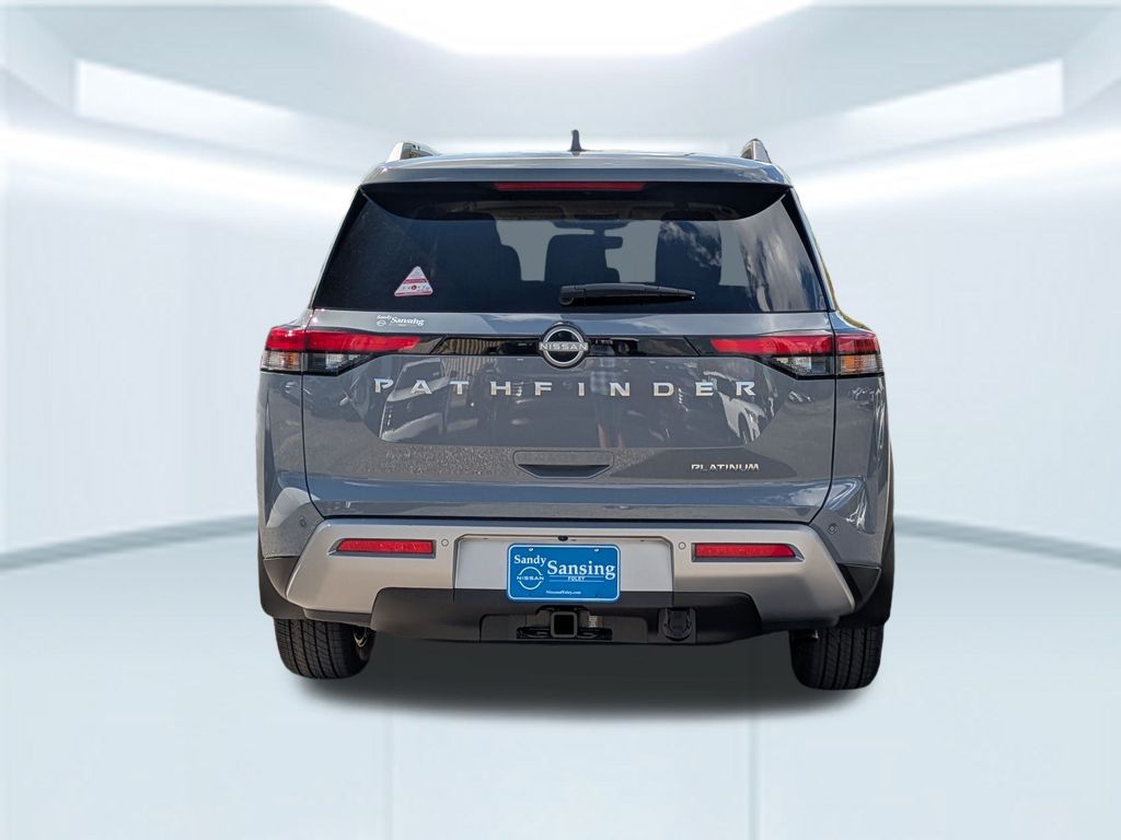 2025 Nissan Pathfinder Platinum photo 3