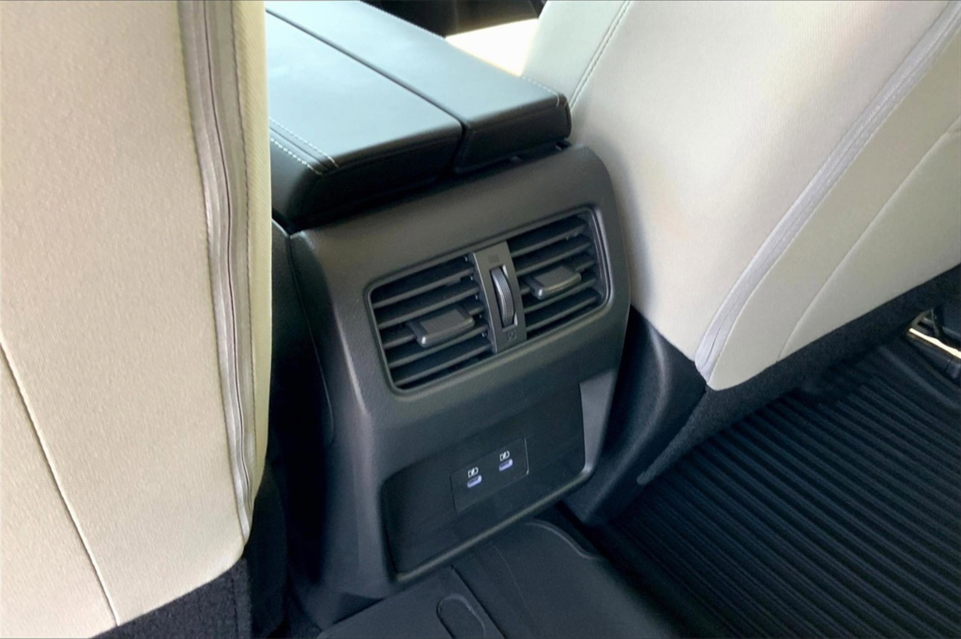 2025 Nissan Rogue SV photo 7