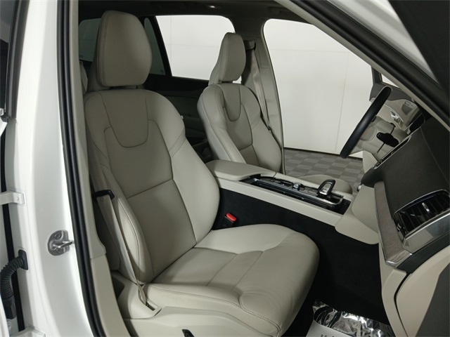 2024 Volvo XC90 Plus photo 18