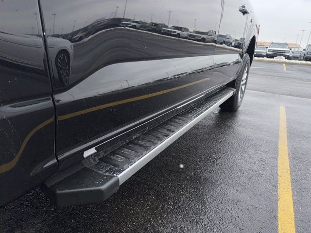 2025 Ford F-150 XLT photo 4