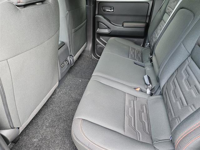 2025 Nissan Frontier Crew Cab PRO-4X photo 18