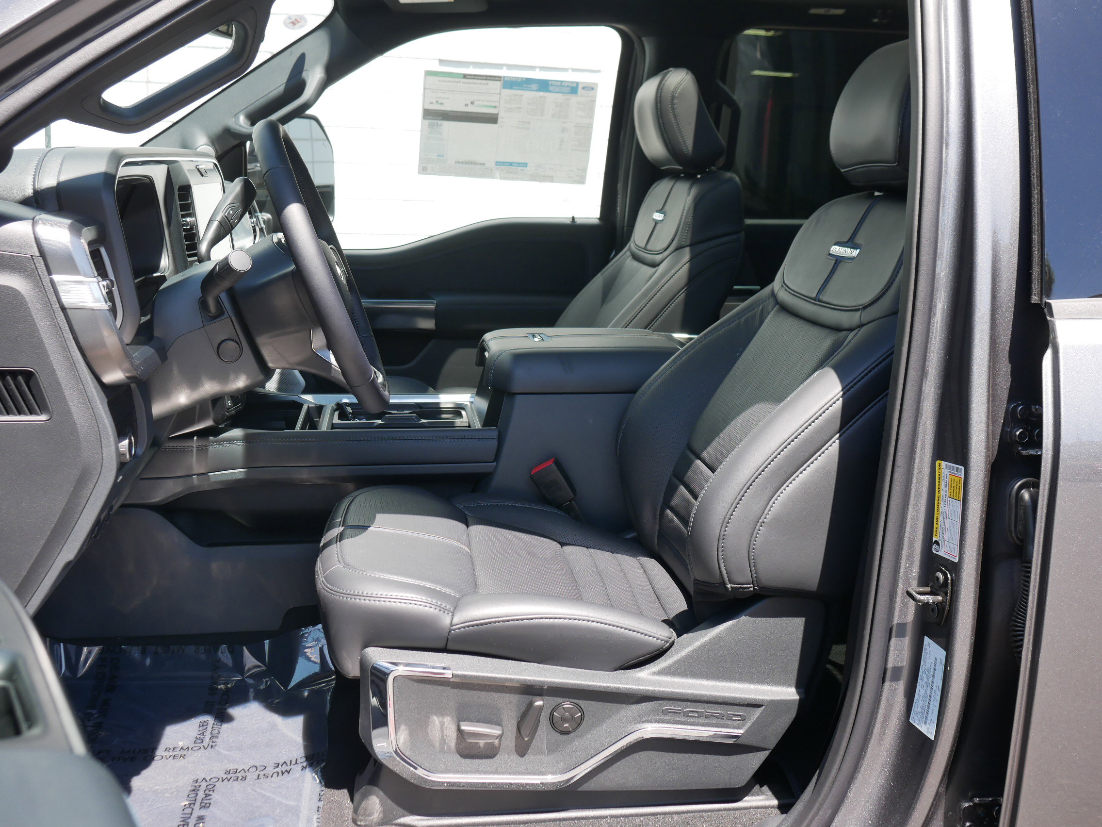 2025 Ford F-350 Platinum photo 2