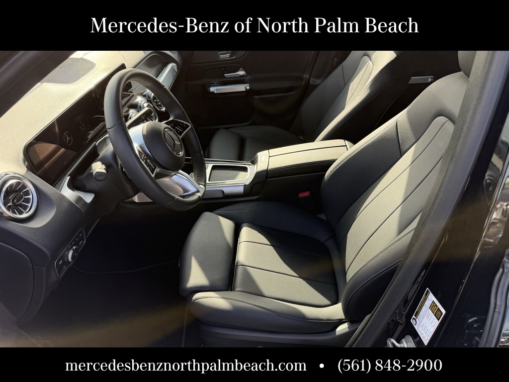 2025 Mercedes Benz GLB 250 photo 2