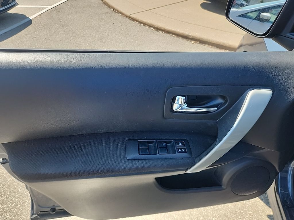 2015 Nissan Rogue Select S photo 10