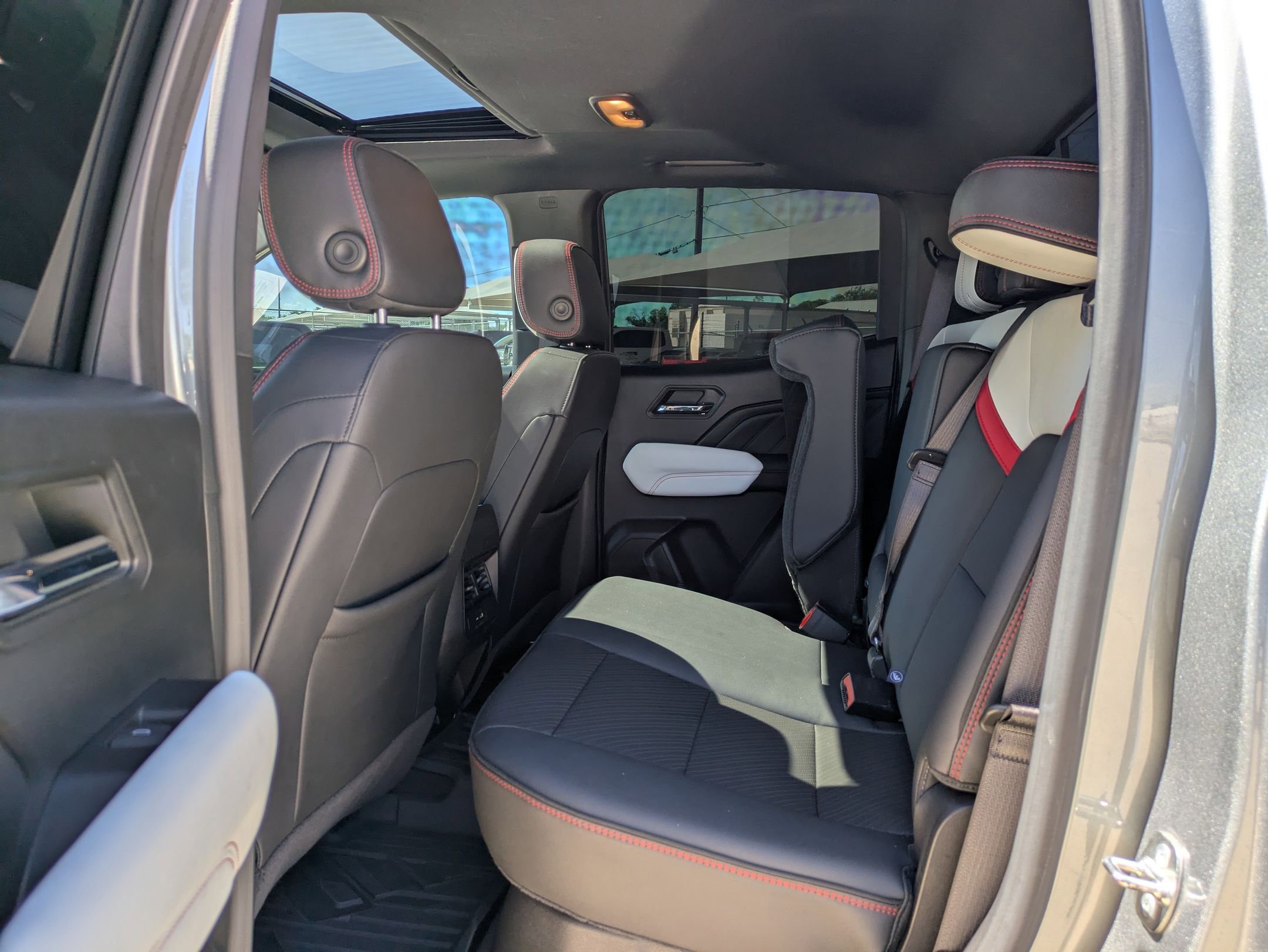 2024 Gmc Canyon AT4X photo 15