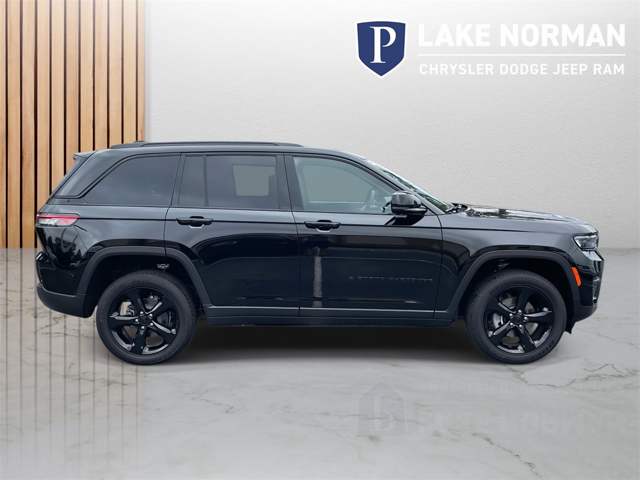 2025 Jeep Grand Cherokee Altitude X photo 3