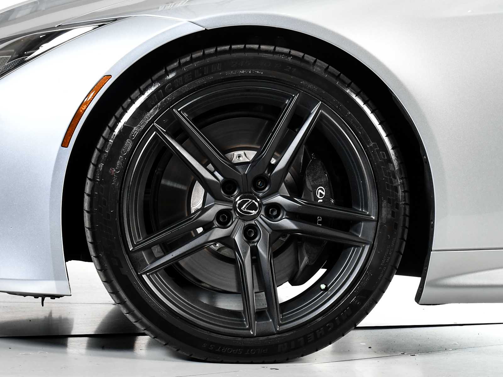 2025 Lexus LC 500 photo 4