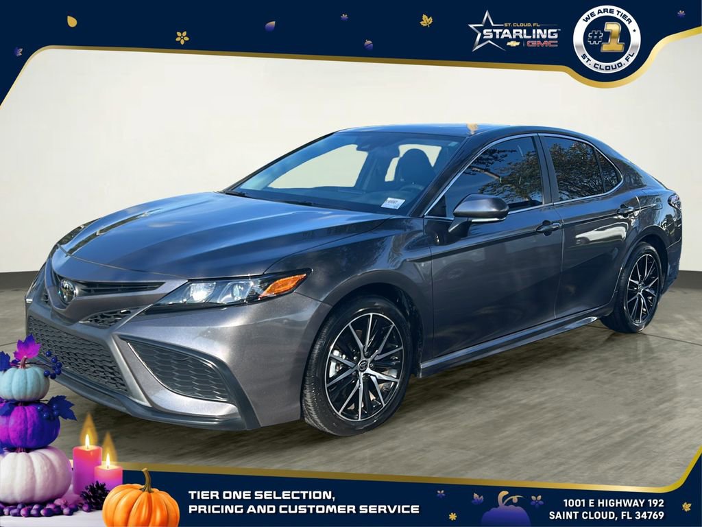 2024 Toyota Camry SE's photo