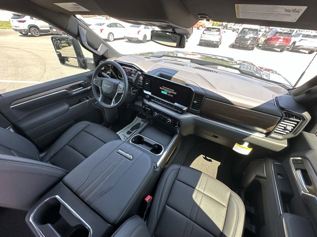 2025 Chevrolet Silverado 2500HD High Country photo 11