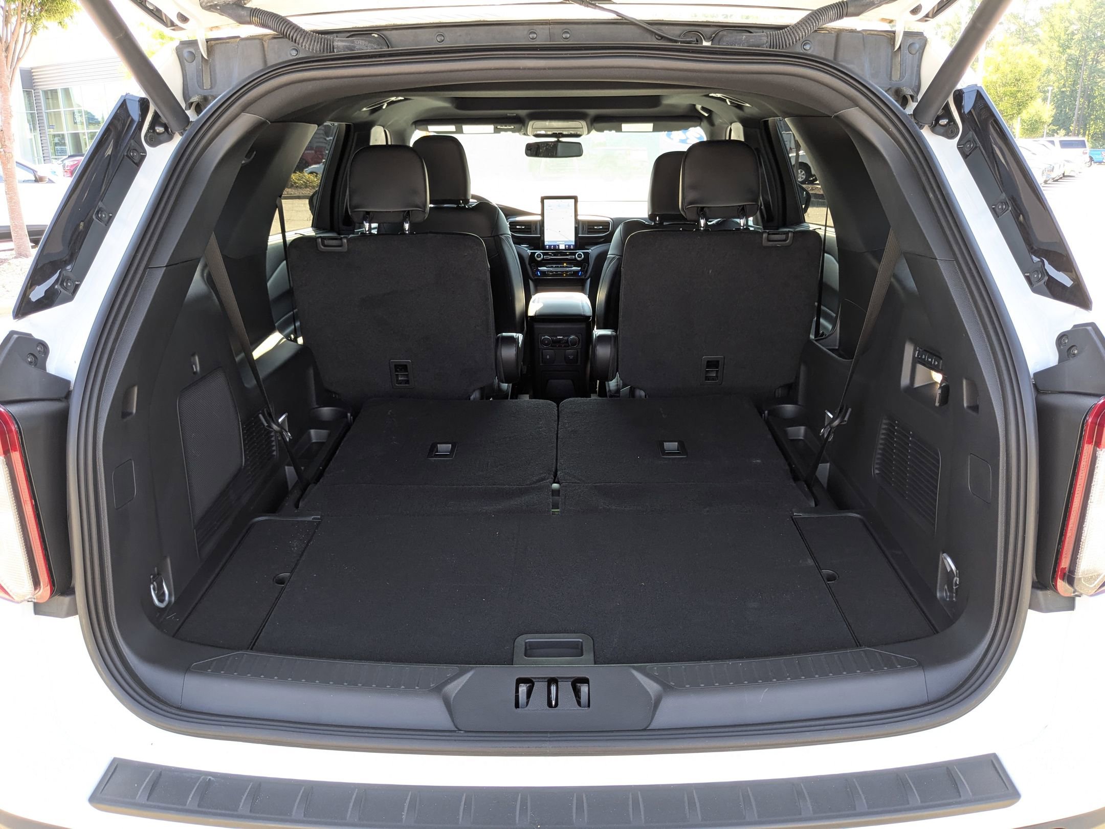2024 Ford Explorer ST photo 34