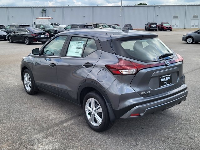 2025 Nissan Kicks Play S photo 5