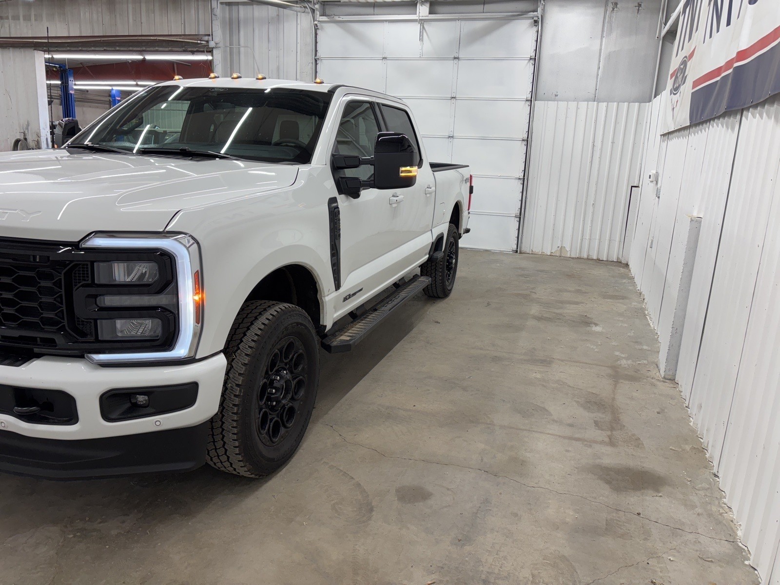 2025 Ford F-250 Lariat photo 4