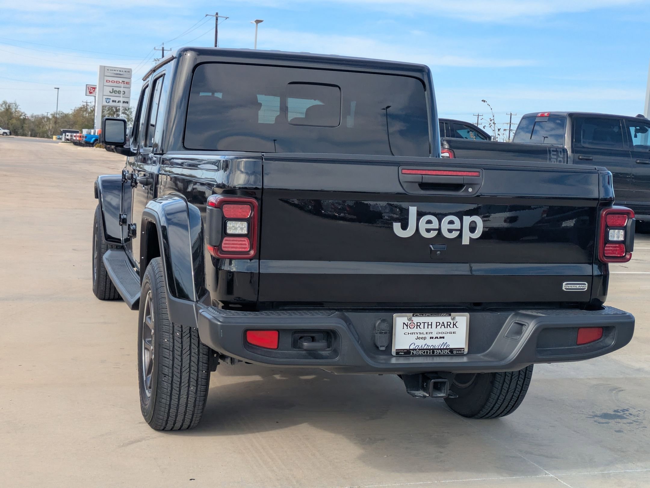 2022 Jeep Gladiator Overland photo 3