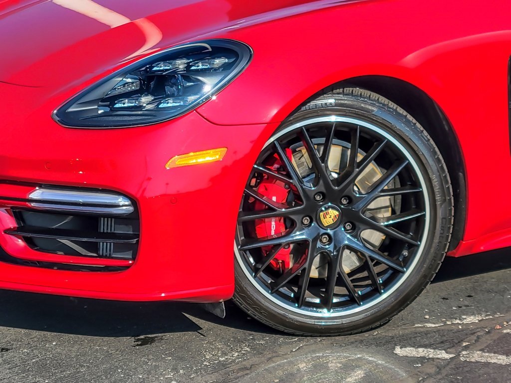 2022 Porsche Panamera GTS photo 3