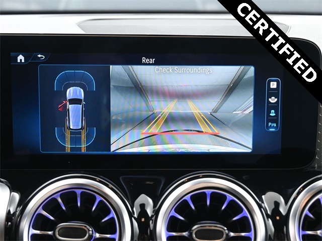 2025 Mercedes Benz GLB 250 photo 3