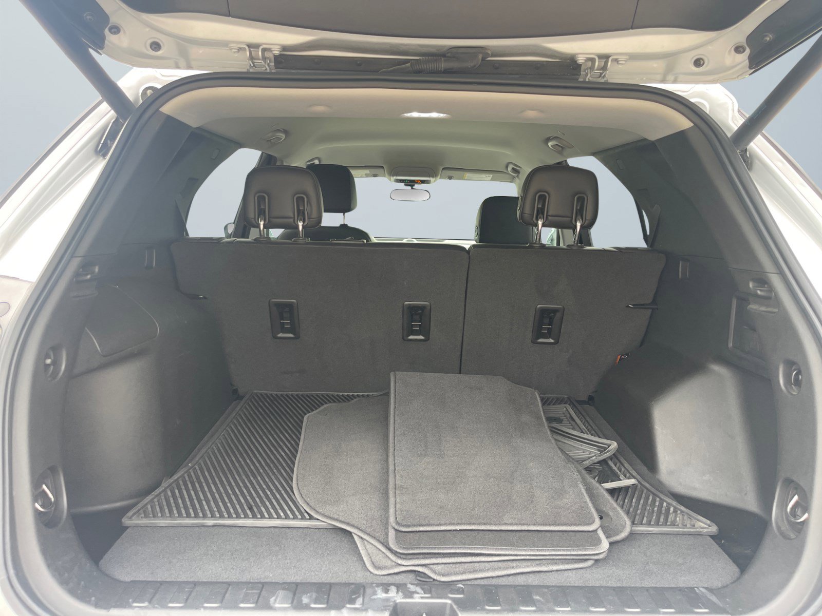 2020 Chevrolet Equinox Premier photo 14