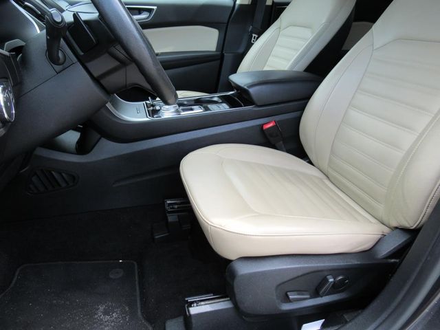 2020 Ford Edge SEL photo 14