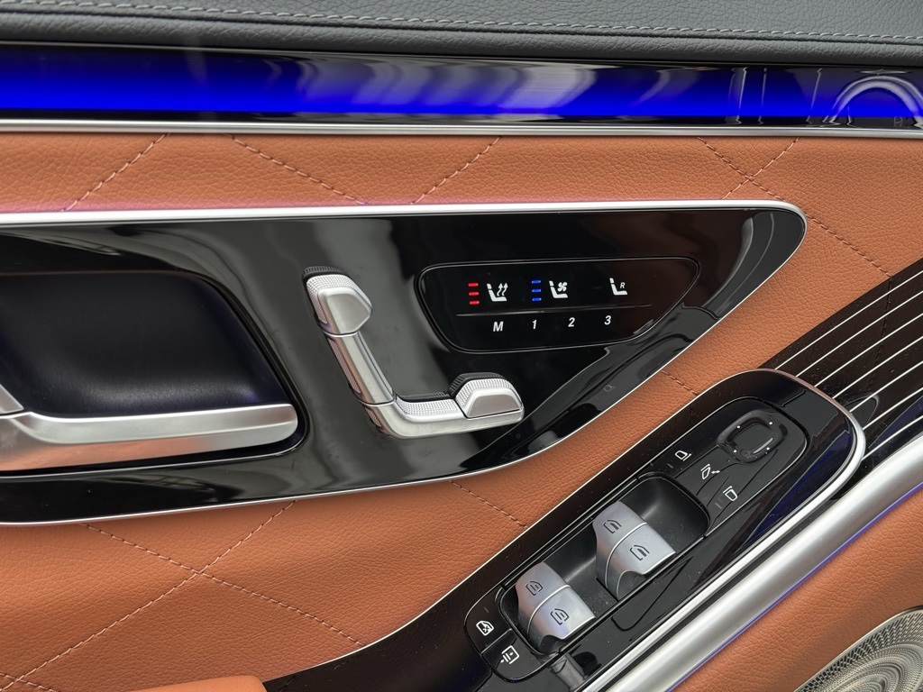 2023 Mercedes Benz S 580 4MATIC photo 2