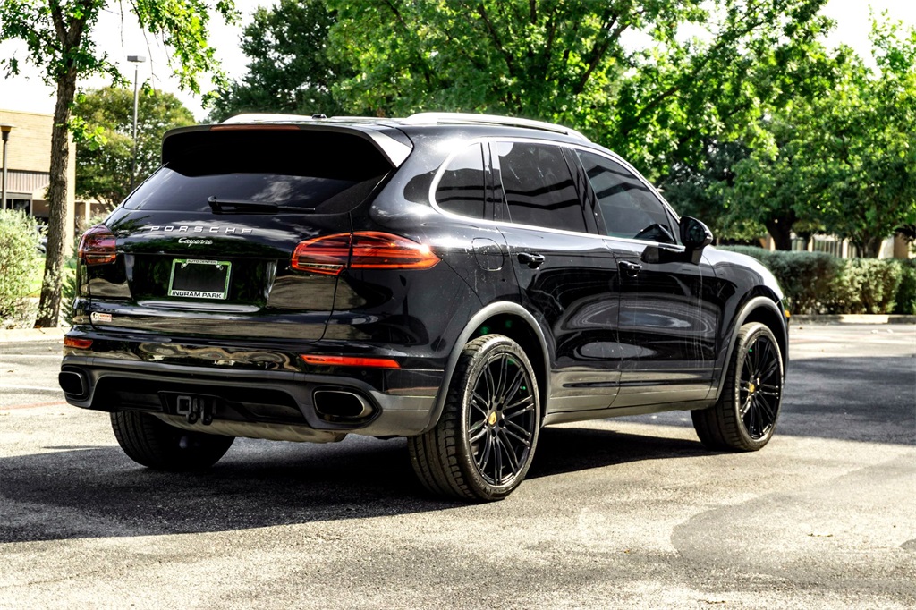 2018 Porsche Cayenne Base photo 5