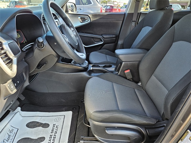 2023 Kia Soul LX photo 7