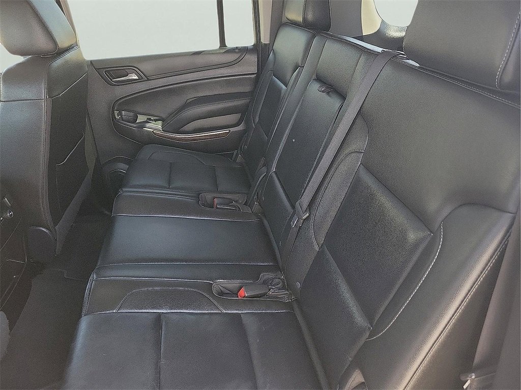 2019 Chevrolet Suburban LT photo 11