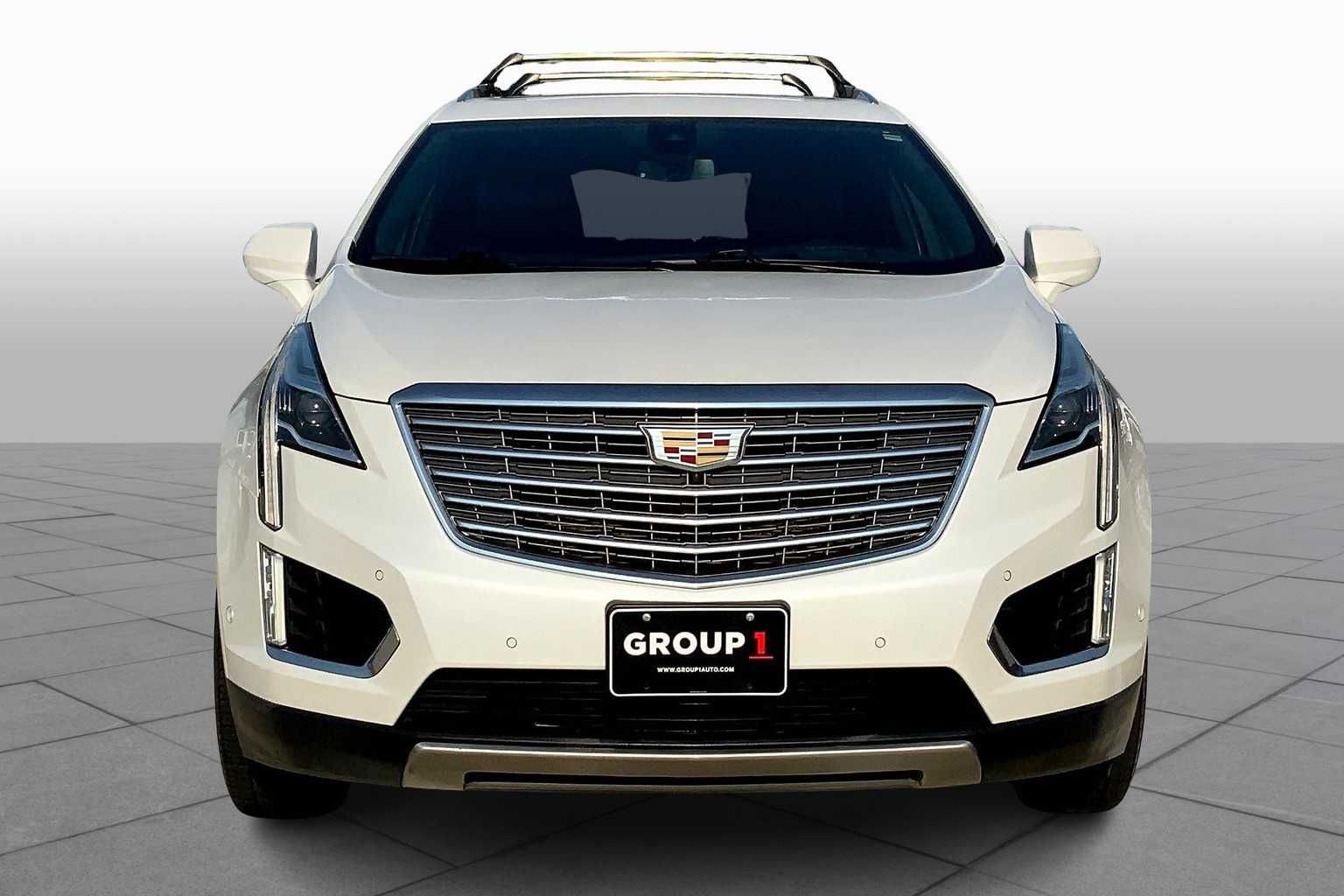 2017 Cadillac XT5 Platinum photo 2